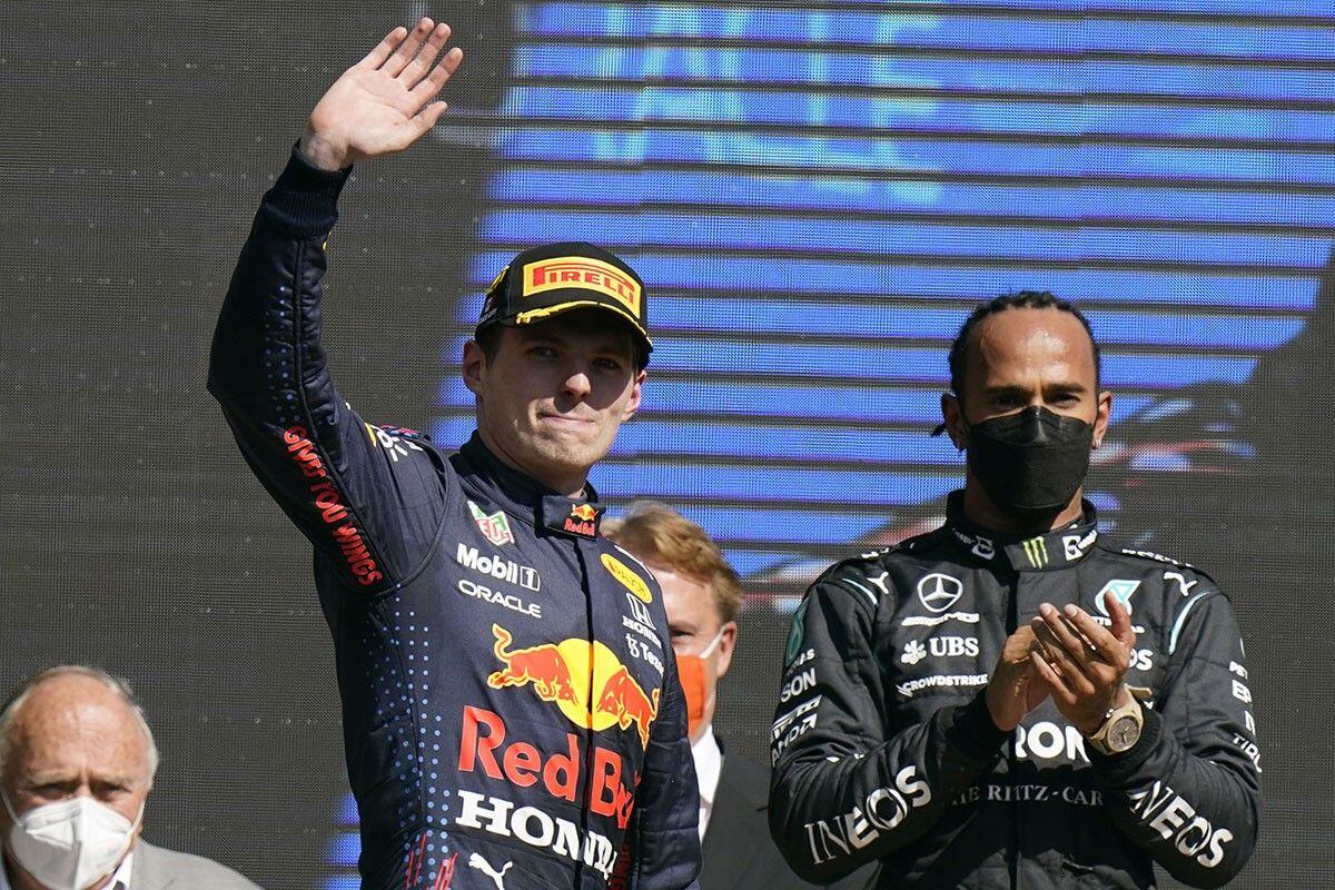 Formula 1: Η μάχη Χάμιλτον και Φερστάπεν έγραψε ήδη ιστορία thumb