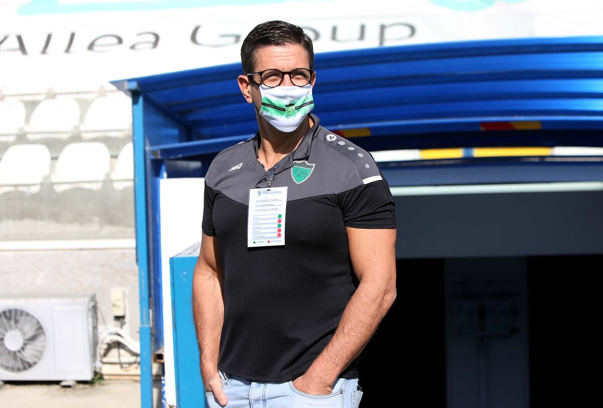 «Του χρόνου αγοράστε κιάλια για να μας βλέπετε» thumb