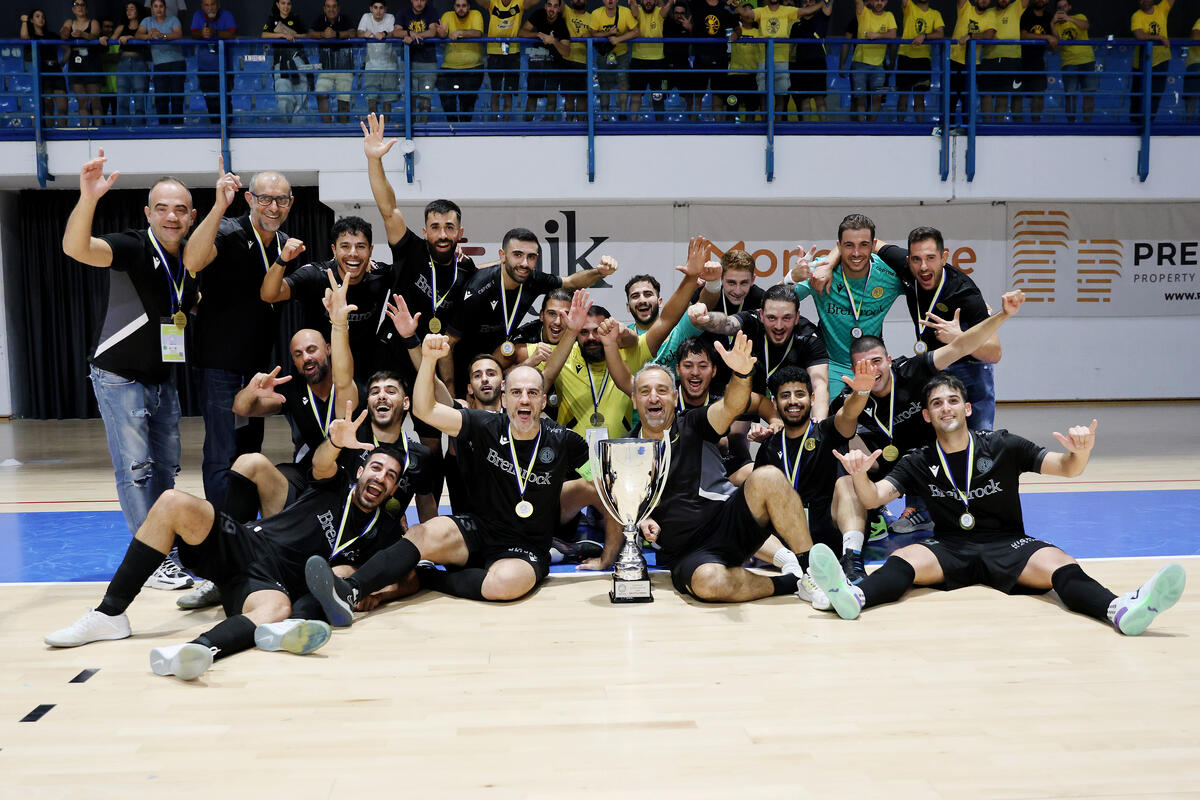 Η απονομή και τα πανηγύρια από τους ΑΕΛίστες! (ΦΩΤΟΣ) thumb