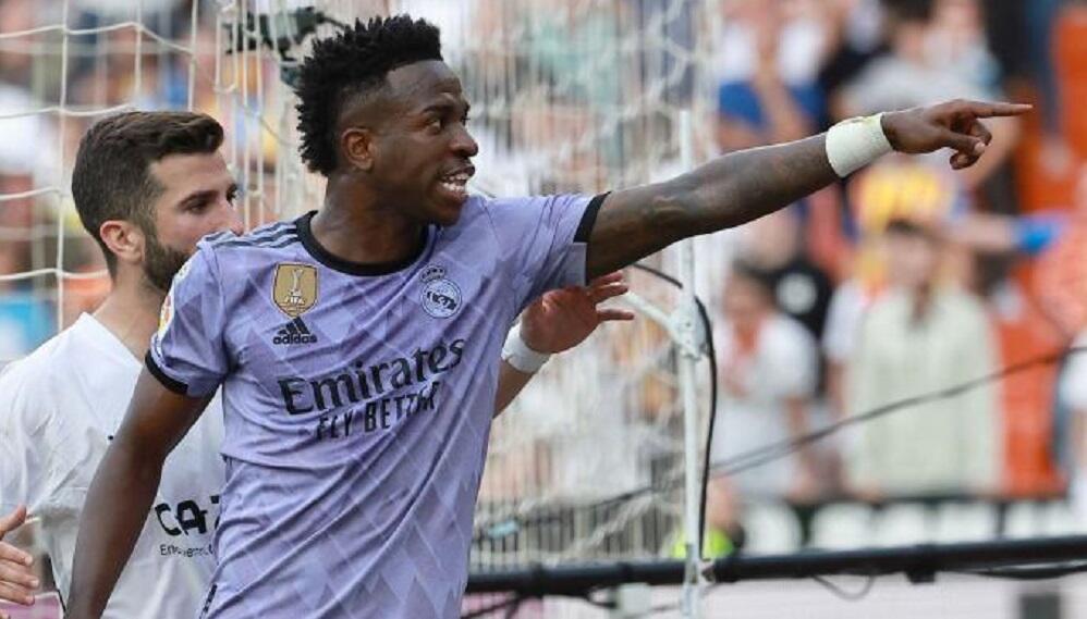 «Βόμβα» για Βινίσιους: «Δεν θα μου έκανε εντύπωση, αν έφευγε από τη Ρεάλ» thumb