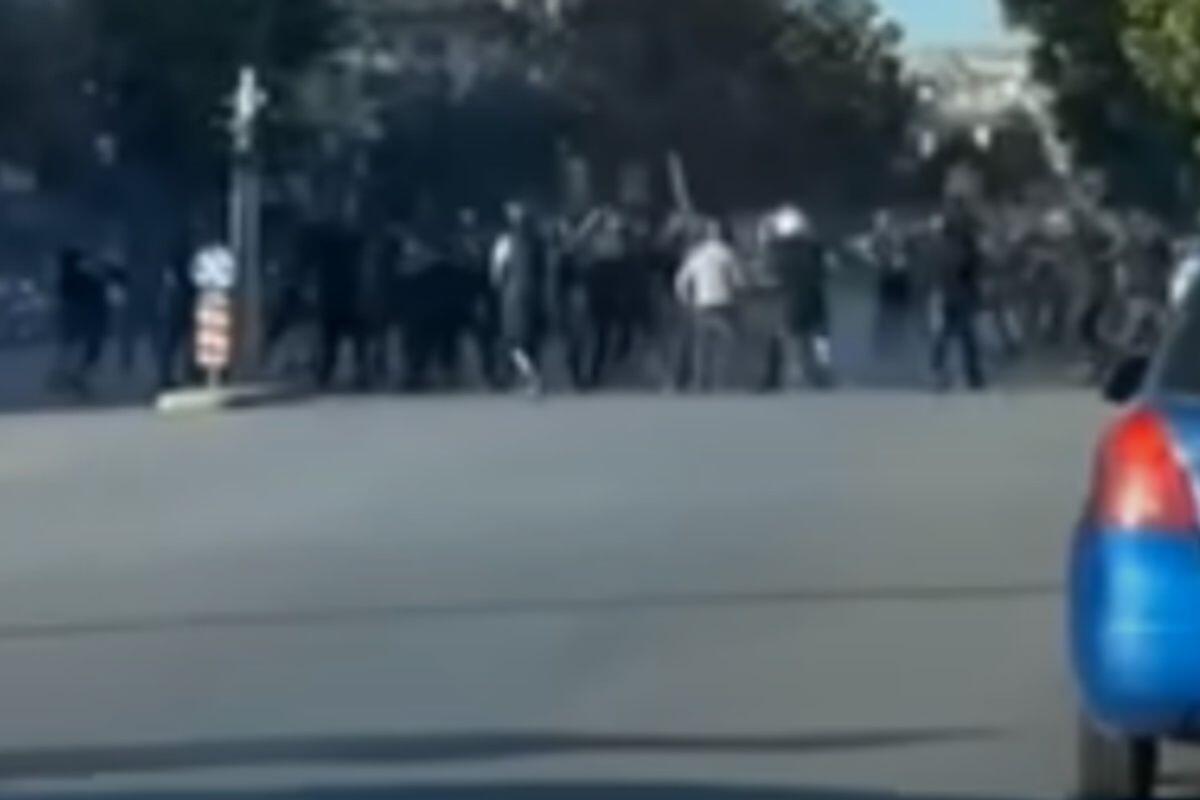 Νέο σοκαριστικό βίντεο από το οπαδικό επεισόδιο στη Θεσσαλονίκη thumb