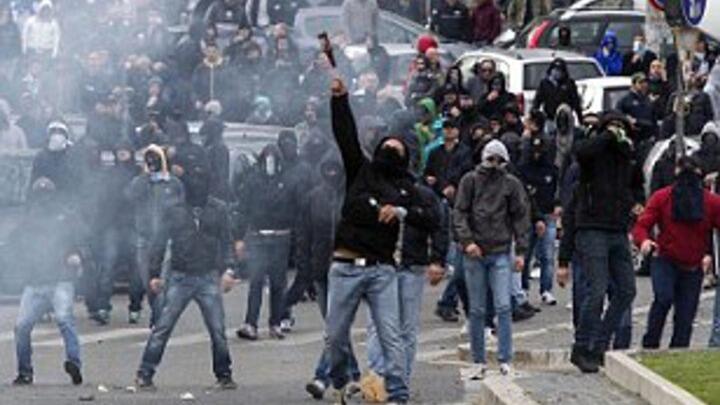 «Καμπάνες» σε οπαδούς μετά τα επεισόδια στο ντέρμπι thumb