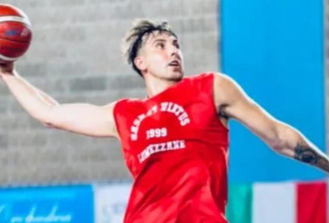 Πέθανε από πνευμονία ο 24χρονος Ιταλός μπασκετμπολίστας Σάμουελ Ντίλας thumb