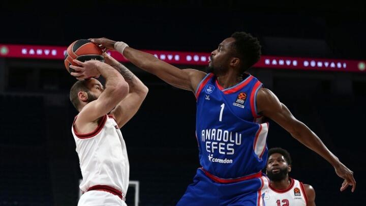Ήττα του Ολυμπιακού στην Κωνσταντινούπολη thumb