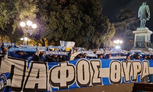 ΒΙΝΤΕΟ ST: Συνθήματα, ενθουσιασμός και αδημονία για το ματς thumb