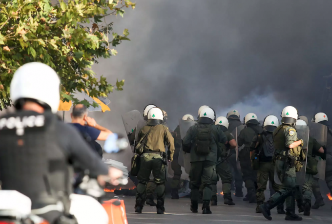 Ελλάδα: Σοβαρά επεισόδια με τραυματισμό οπαδού από μαχαίρι thumb