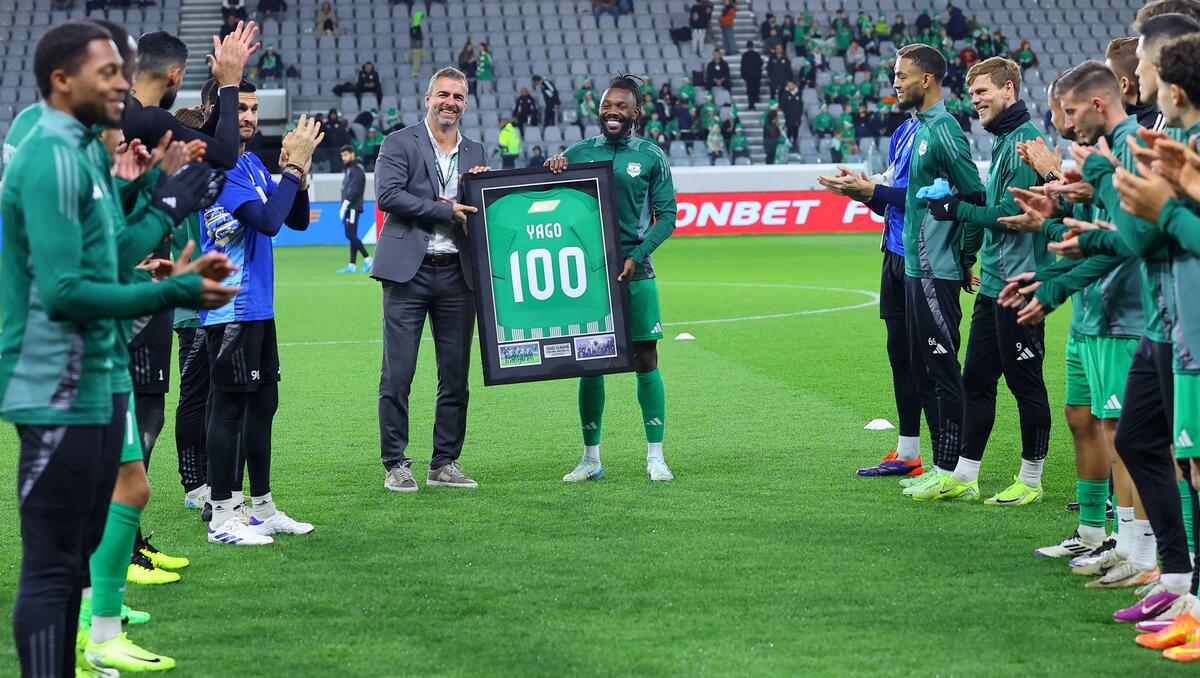 Τιμήθηκε ο... 100άρης Γιαγκό! (pics) thumb