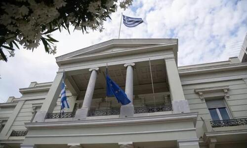 Σκληρή απάντηση ΥΠΕΞ στον Κροάτη πρόεδρο: «Στην Ελλάδα λειτουργεί κράτος δίκαιου» thumb