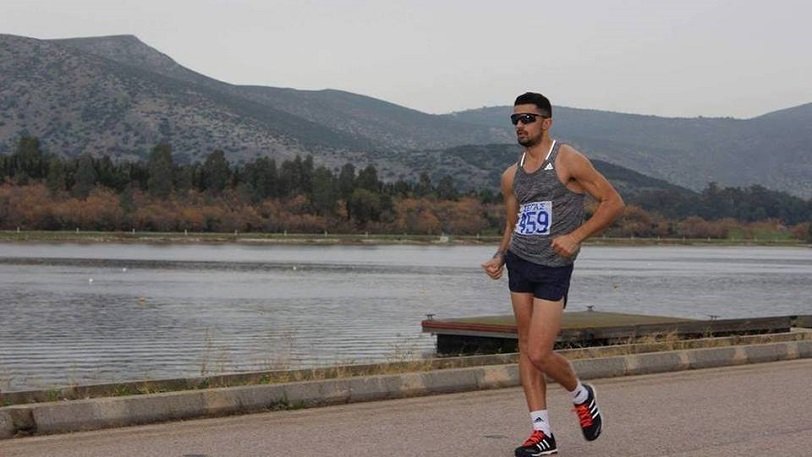 Άνδρας επιτέθηκε και χτύπησε τον πρωταθλητή του βάδην Κώστα Ντεντόπουλο thumb