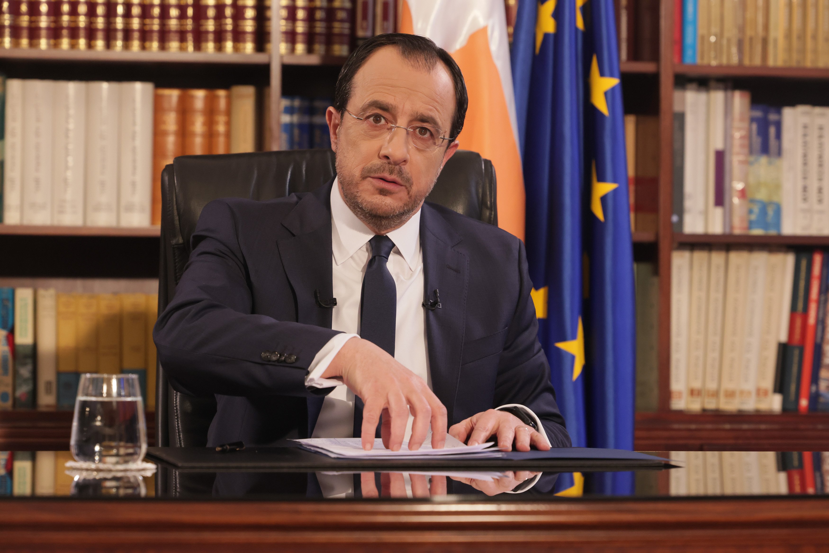Δήλωση ΠτΔ για σημαντική αλλαγή στις μετακινήσεις φιλάθλων - θέμα και στη Βουλή! thumb