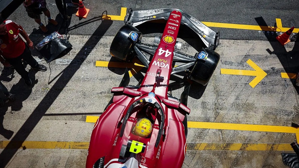 Πότε θα αποφασίσει η Ferrari για «λευκή πετσέτα» το 2025 thumb