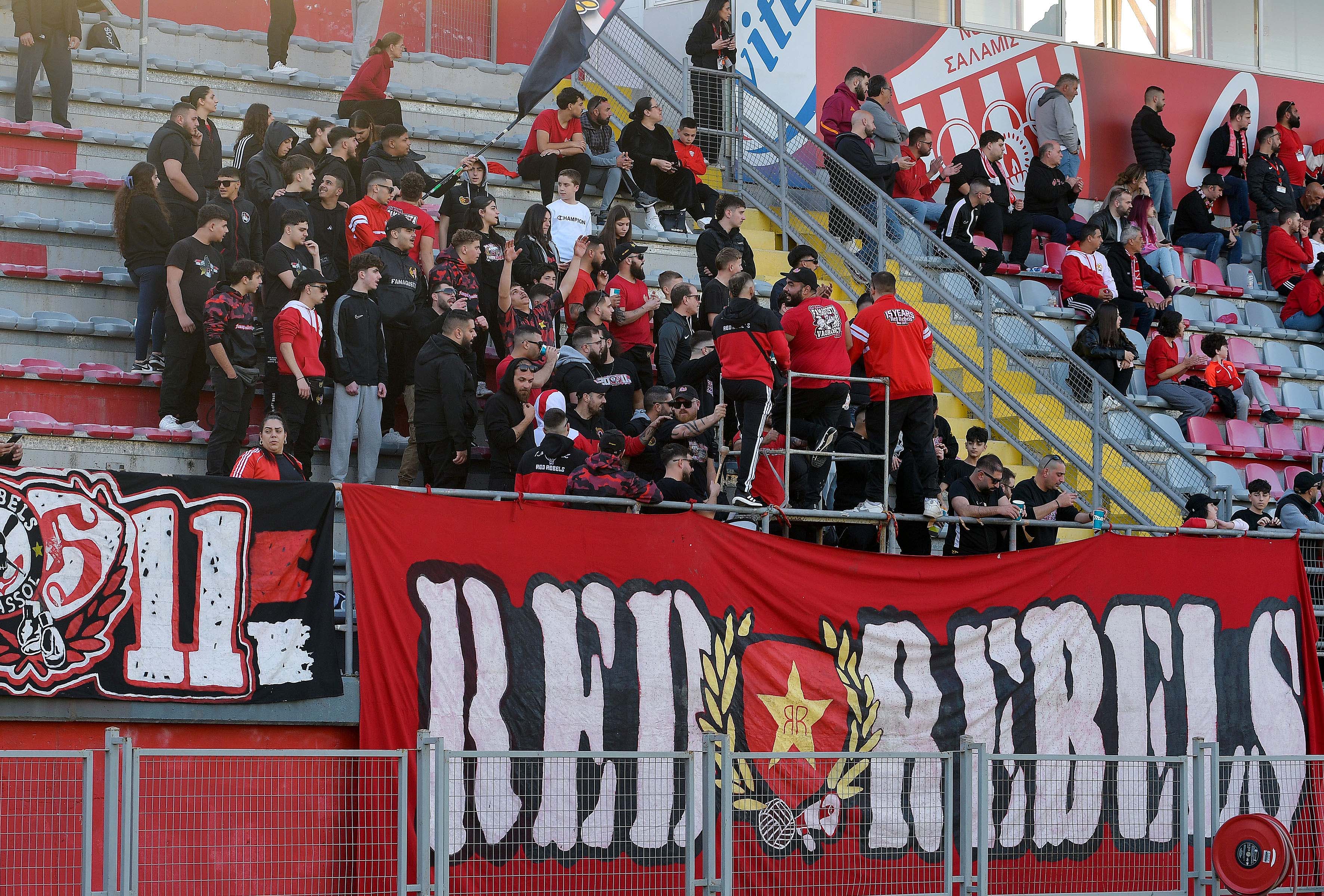 Come-back και οι Red Rebels thumb